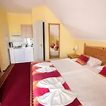Magnólia Apartmanház Apartamento *