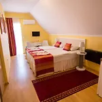 Magnólia Apartmanház Apartamento *