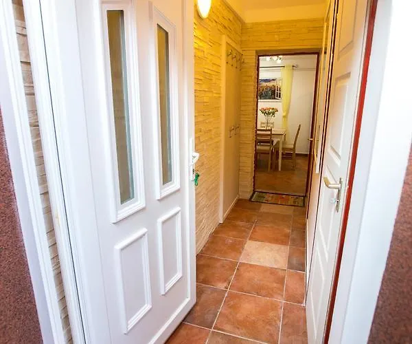 Magnolia Apartmanhaz * Balatonfured